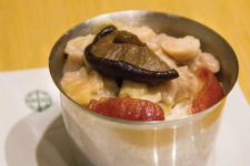 Cơm gà lạp xưởng và nâm